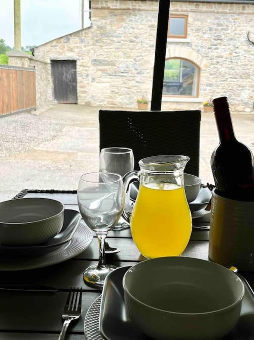 Tom Rocky'S Farmyard Villa Templemore Exterior foto